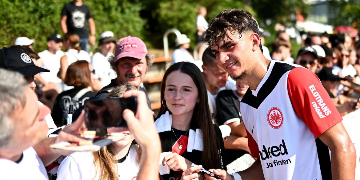 Testspiele: Eintracht-Kantersieg dank Uzun, Gladbach-Stürmer erfolgreich – Pleite für Werder